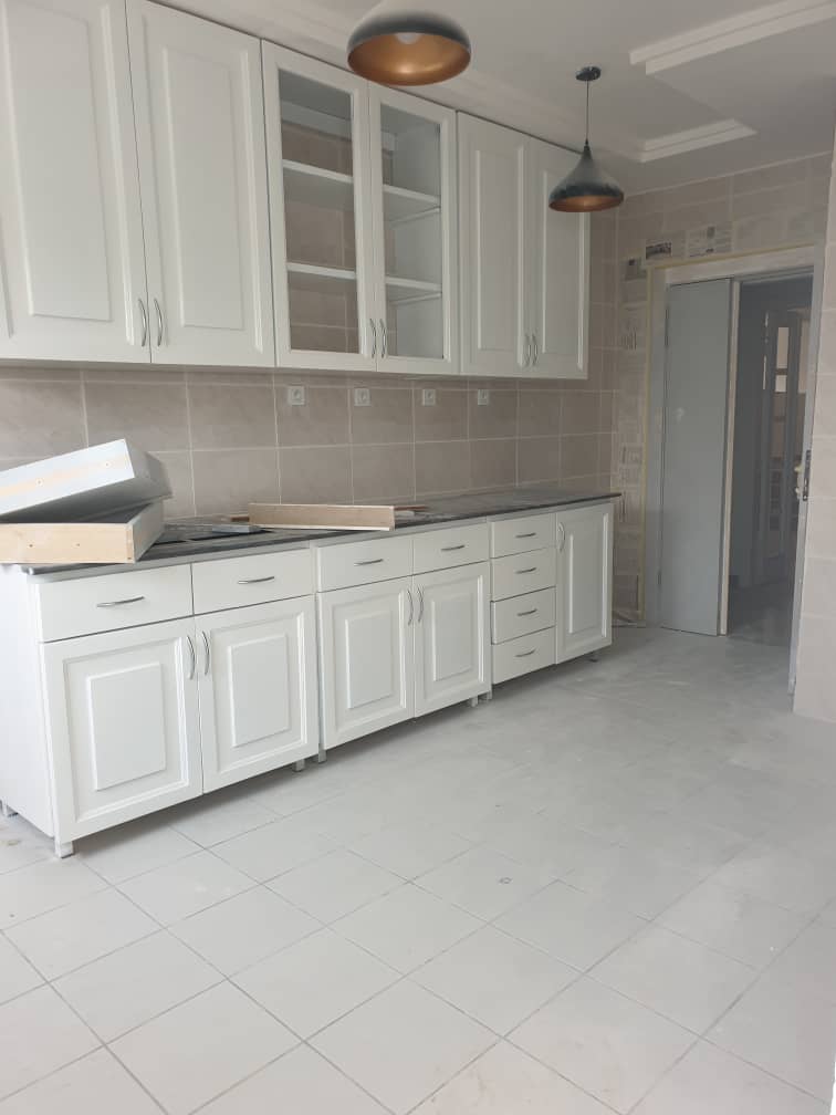 Apartment to rent - Yaoundé, Bastos, Bastos - 1 living room(s), 2 bedroom(s), 3 bathroom(s) - 1 000 000 FCFA / month