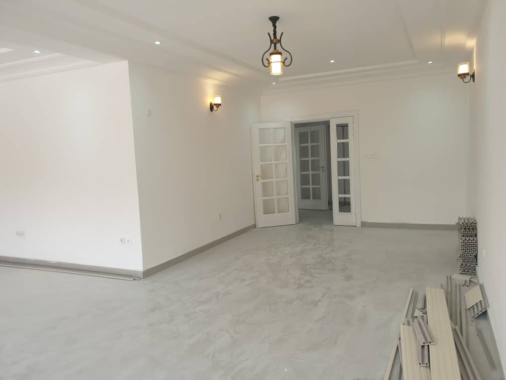 Apartment to rent - Yaoundé, Bastos, Bastos - 1 living room(s), 2 bedroom(s), 3 bathroom(s) - 1 000 000 FCFA / month