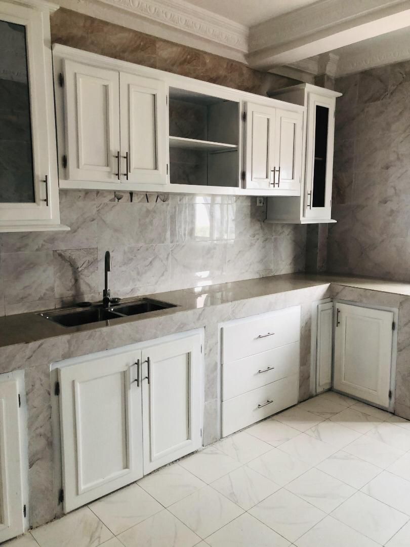 Apartment to rent - Yaoundé, Bastos, Bastos - 1 living room(s), 3 bedroom(s), 3 bathroom(s) - 600 000 FCFA / month