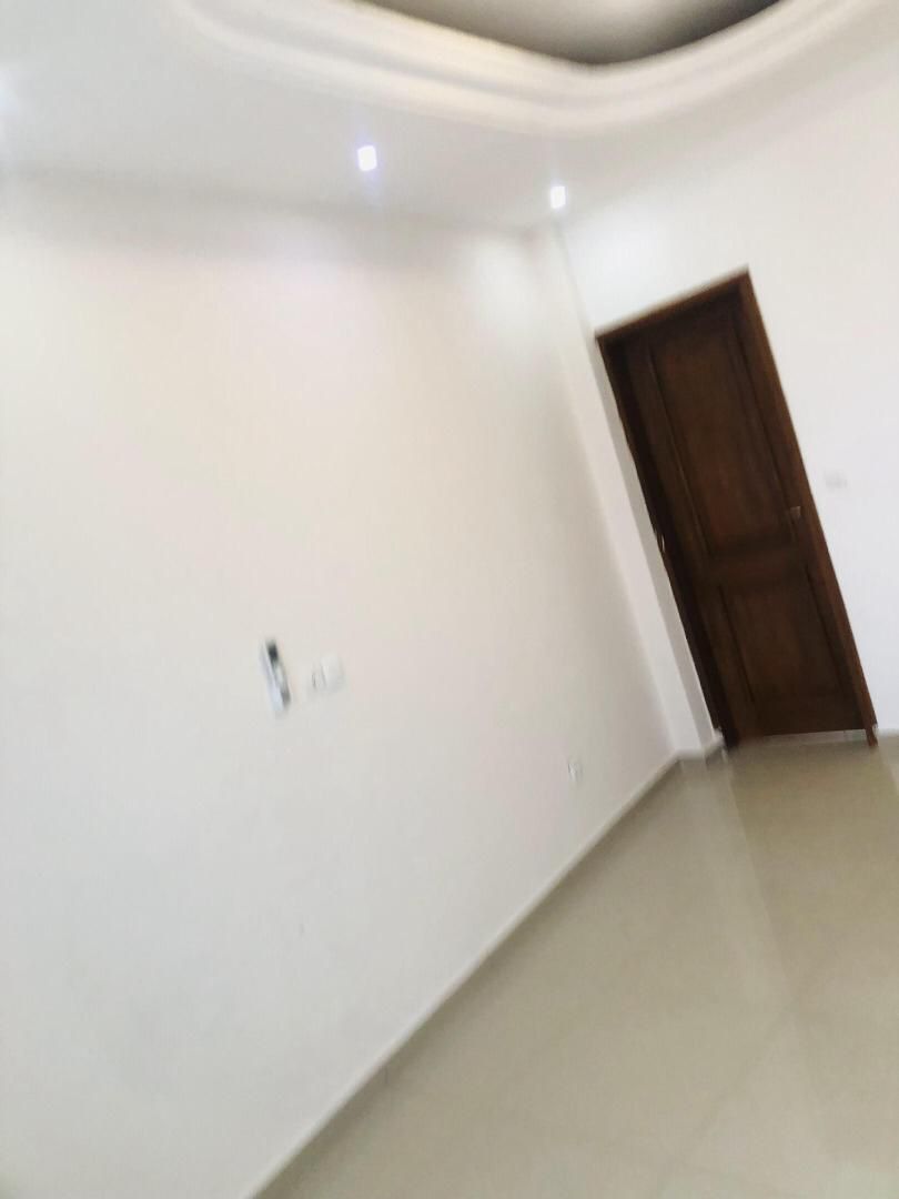 Apartment to rent - Yaoundé, Bastos, Bastos - 1 living room(s), 3 bedroom(s), 3 bathroom(s) - 600 000 FCFA / month
