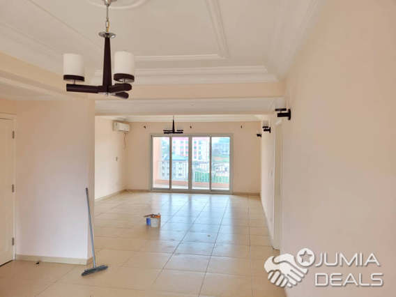 Apartment to rent - Yaoundé, Bastos, Bastos - 1 living room(s), 3 bedroom(s), 4 bathroom(s) - 1 300 000 FCFA / month