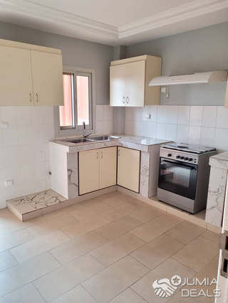 Apartment to rent - Yaoundé, Bastos, Bastos - 1 living room(s), 3 bedroom(s), 4 bathroom(s) - 1 300 000 FCFA / month