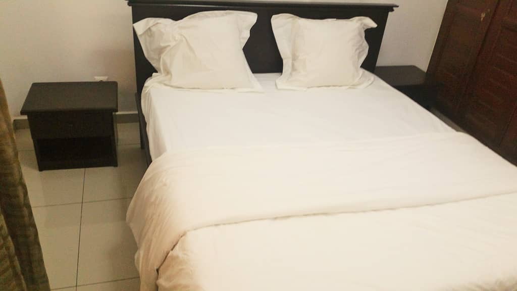 Apartment to rent - Yaoundé, Bastos, Bastos - 1 living room(s), 1 bedroom(s), 2 bathroom(s) - 1 000 000 FCFA / month