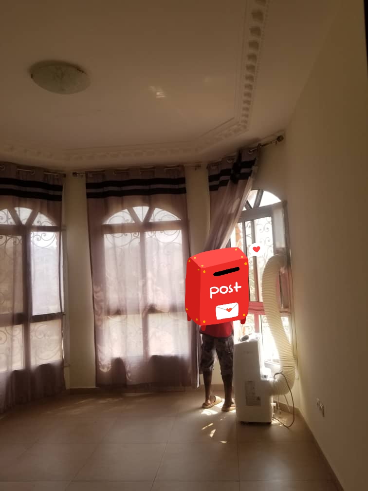 House (Duplex) to rent - Yaoundé, Bastos, Bastos - 1 living room(s), 5 bedroom(s), 5 bathroom(s) - 1 800 000 FCFA / month