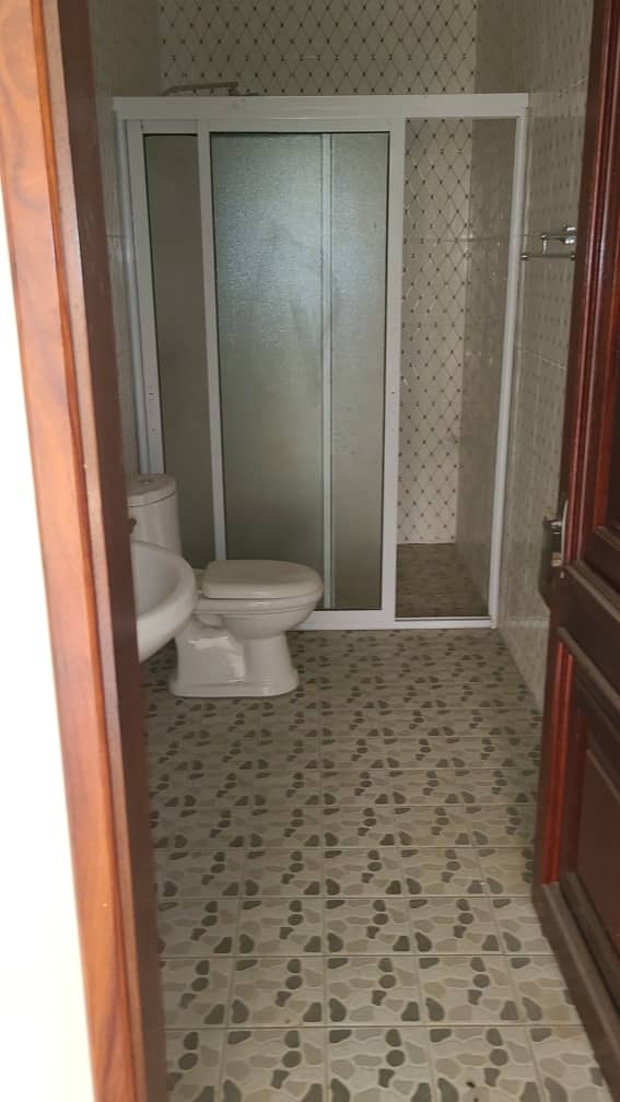 Maison (Villa) à louer - Yaoundé, Mfandena, Omnisports - 1 salon(s), 3 chambre(s), 2 salle(s) de bains - 700 000 FCFA / mois