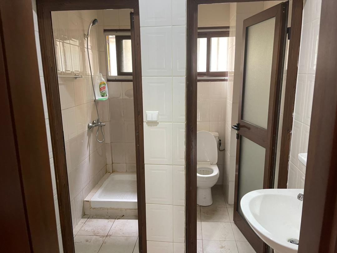 Apartment to rent - Yaoundé, Bastos, Bastos - 1 living room(s), 3 bedroom(s), 4 bathroom(s) - 650 000 FCFA / month