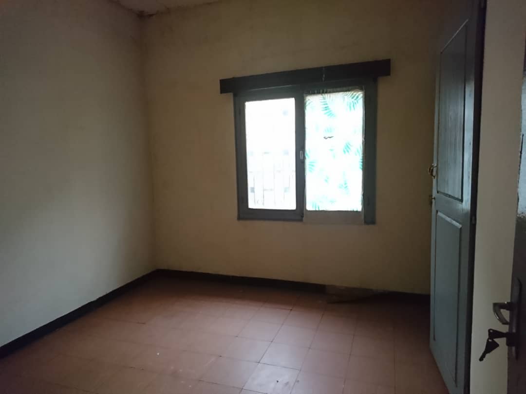 House (Villa) to rent - Yaoundé, Tsinga, Fecafoot - 1 living room(s), 3 bedroom(s), 2 bathroom(s) - 750 000 FCFA / month