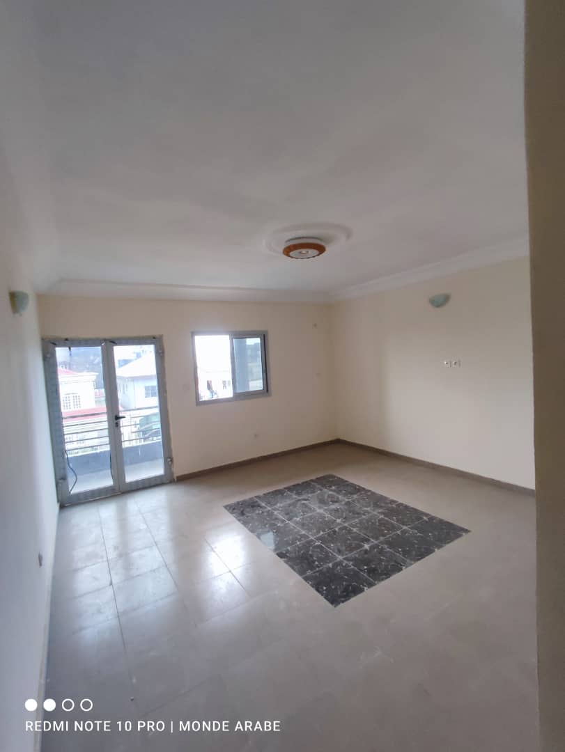 Studio to rent - Douala, Logbessou I, Commissariat 18e - 80 000 FCFA / month