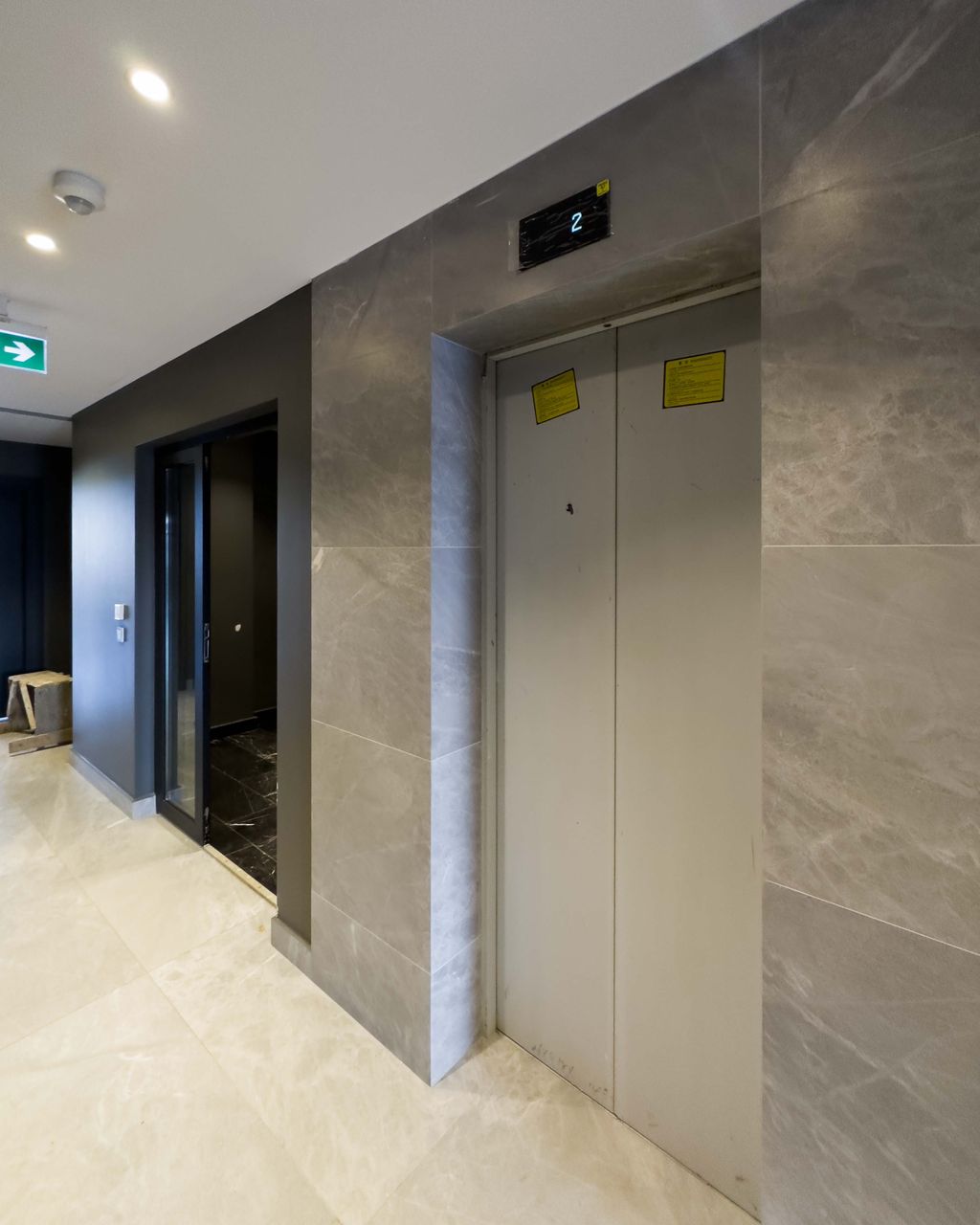 Bureau à louer à Yaoundé, Bastos, Bastos centre - 266 m2 - 15 000 FCFA