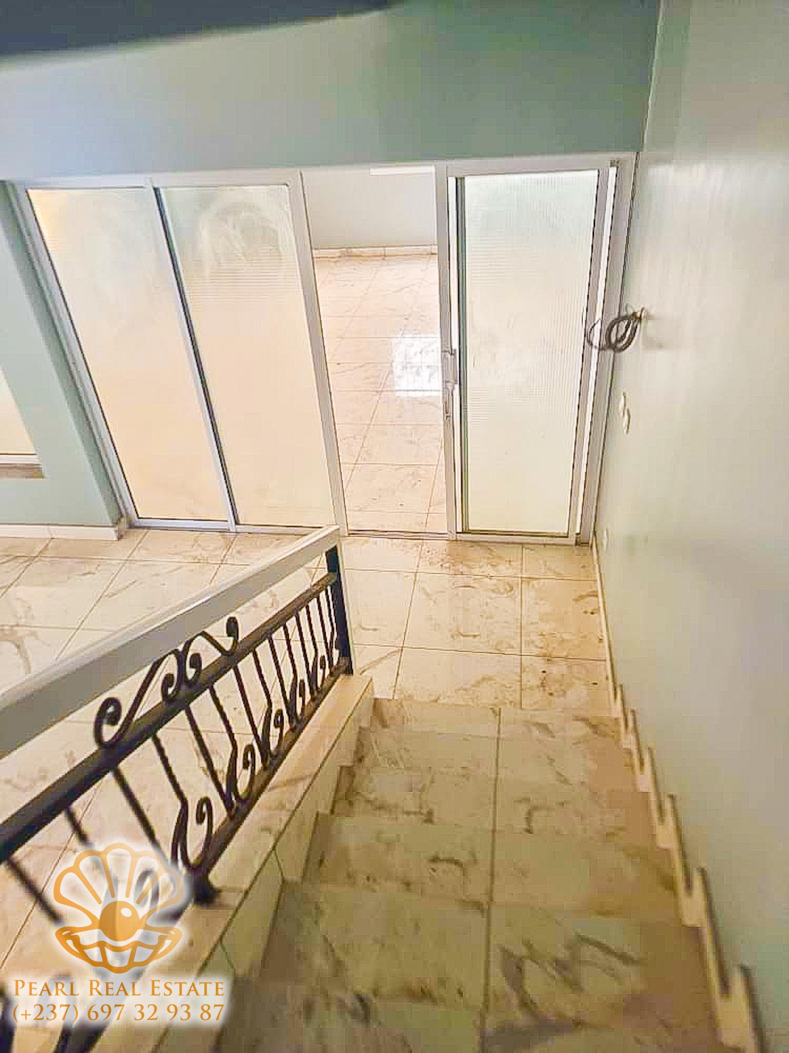 Maison (Villa) à louer - Yaoundé, Bastos, Ambassade de Chine - 1 salon(s), 3 chambre(s), 2 salle(s) de bains - 800 000 FCFA / mois