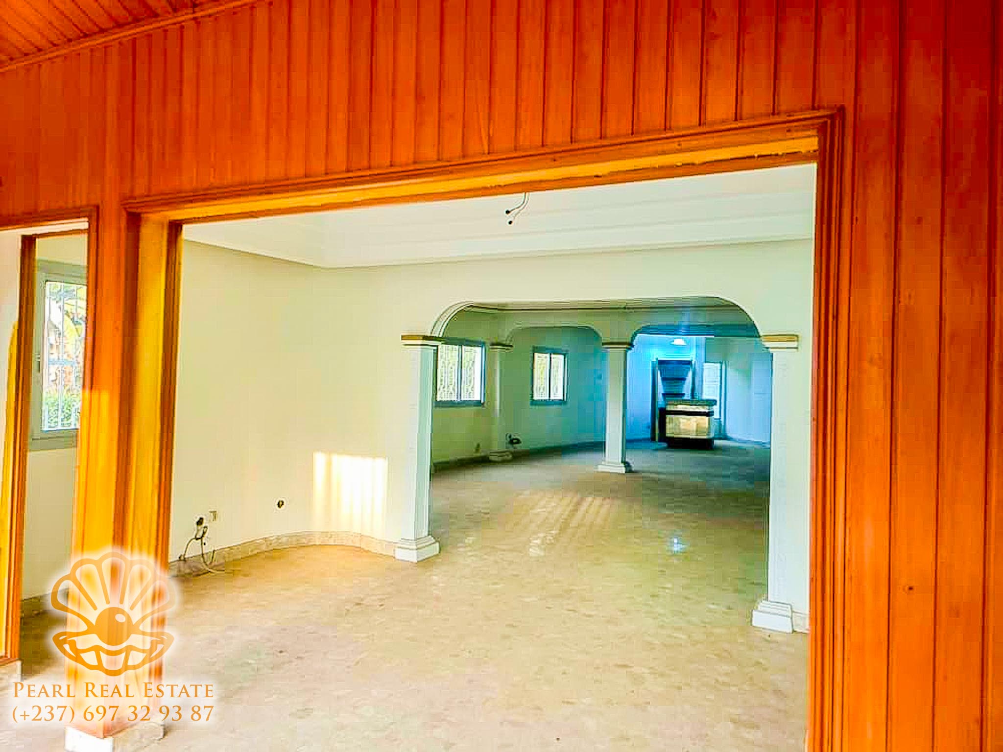 Maison (Villa) à louer - Yaoundé, Bastos, Ambassade de Chine - 1 salon(s), 4 chambre(s), 3 salle(s) de bains - 2 000 000 FCFA / mois