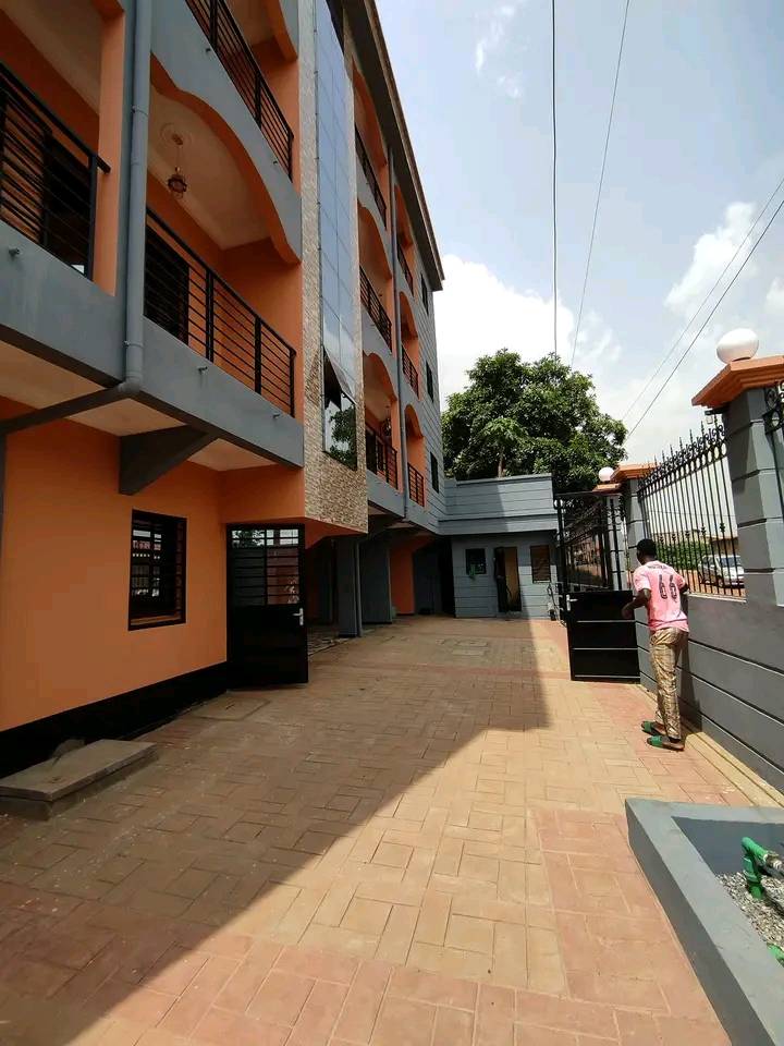 Apartment to rent - Yaoundé, Biyem-Assi, jouvence - 1 living room(s), 1 bedroom(s), 1 bathroom(s) - 85 000 FCFA / month