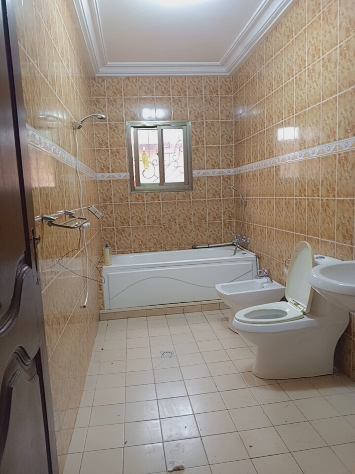 Studio to rent - Yaoundé, Essos, Hôtel du plateau - 150 000 FCFA / month