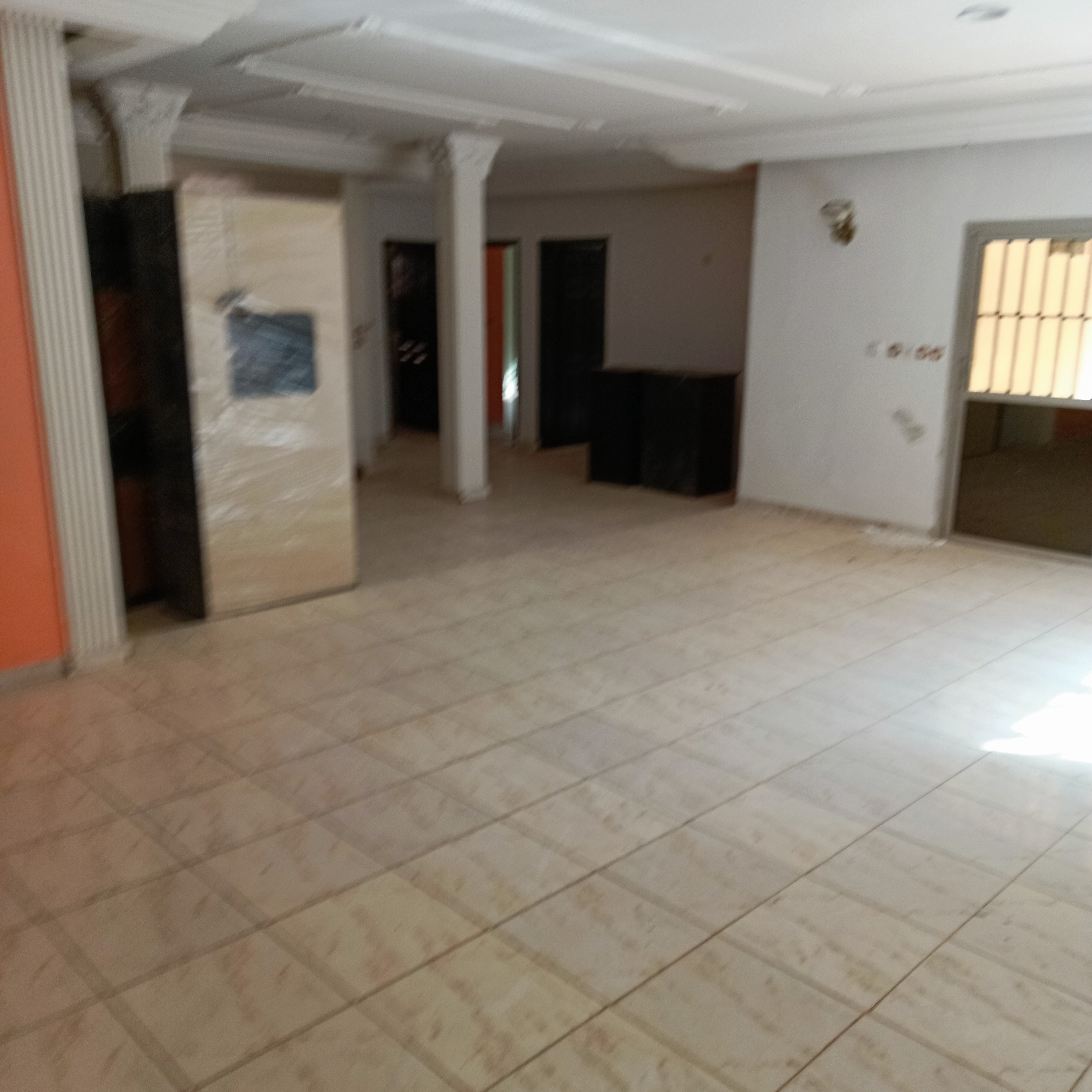Office to rent at Yaoundé, Bastos, Bastos - 500 m2 - 2 500 000 FCFA