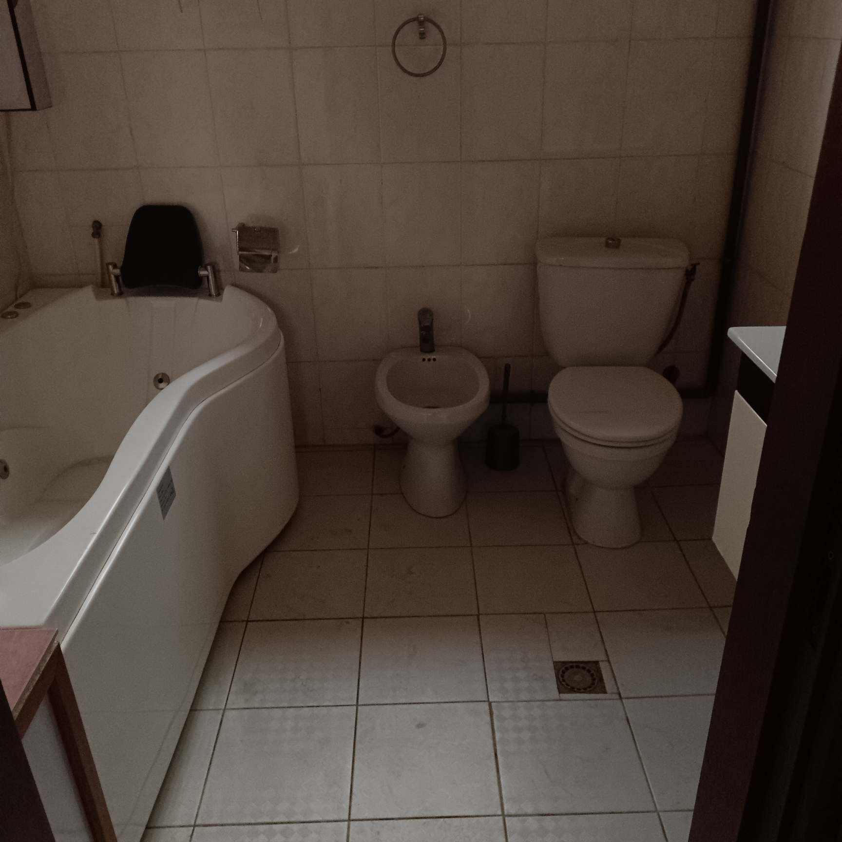 Office to rent at Yaoundé, Bastos, Vers dragage - 400 m2 - 1 500 000 FCFA