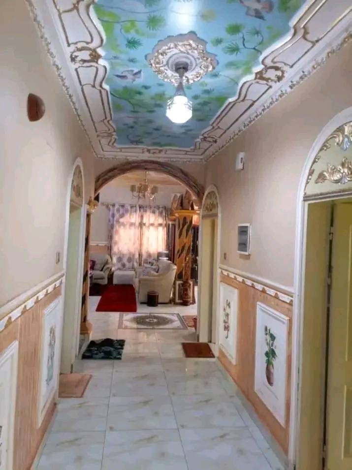 Maison (Duplex) à vendre - Yaoundé, Olembe, olembe - 1 salon(s), 5 chambre(s), 5 salle(s) de bains - 90 000 000 FCFA