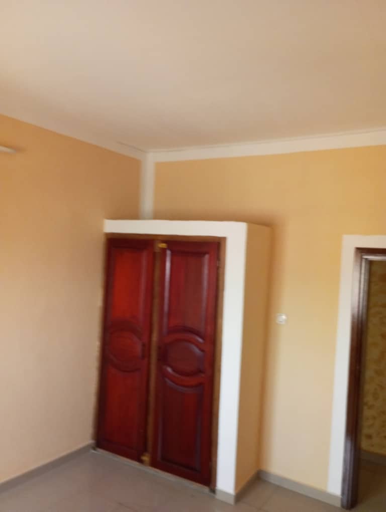 Appartement à louer - Douala, Deido, Deido - 1 salon(s), 2 chambre(s), 2 salle(s) de bains - 210 000 FCFA / mois