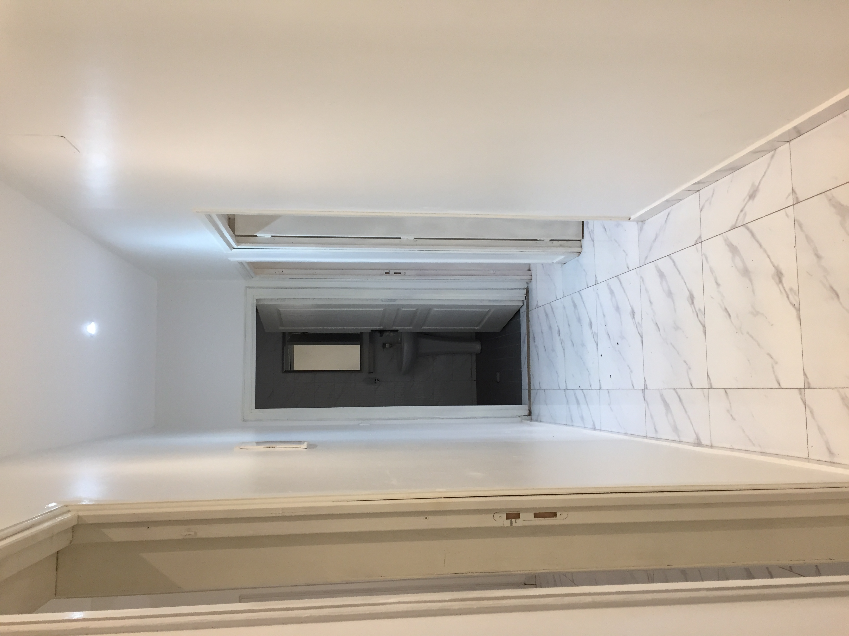 Maison (Duplex) à vendre - Yaoundé, Olembe, Derrière stade - 1 salon(s), 4 chambre(s), 4 salle(s) de bains - 100 000 000 FCFA