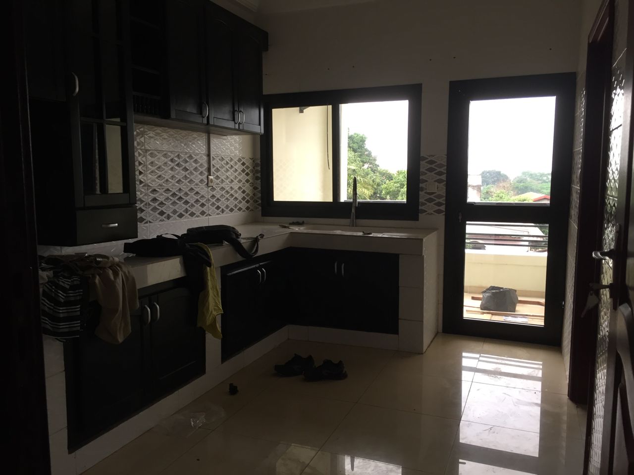 Apartment to rent - Yaoundé, Bastos, Golf - 1 living room(s), 3 bedroom(s), 4 bathroom(s) - 800 000 FCFA / month