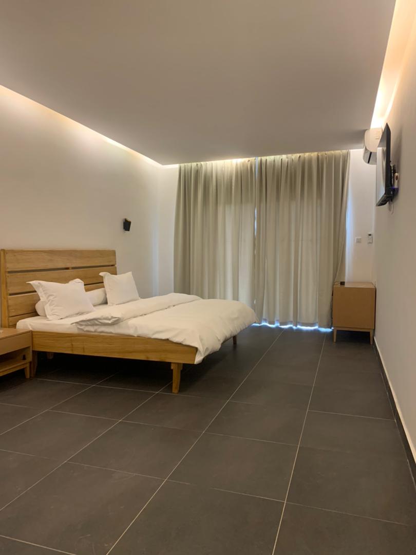 Apartment to rent - Yaoundé, Bastos, Golf - 1 living room(s), 3 bedroom(s), 4 bathroom(s) - 2 000 000 FCFA / month