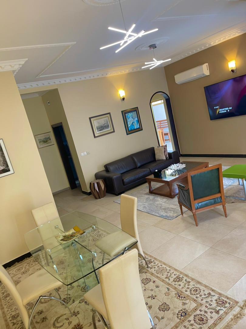 Apartment to rent - Yaoundé, Bastos, Bastos - 1 living room(s), 3 bedroom(s), 4 bathroom(s) - 2 500 000 FCFA / month
