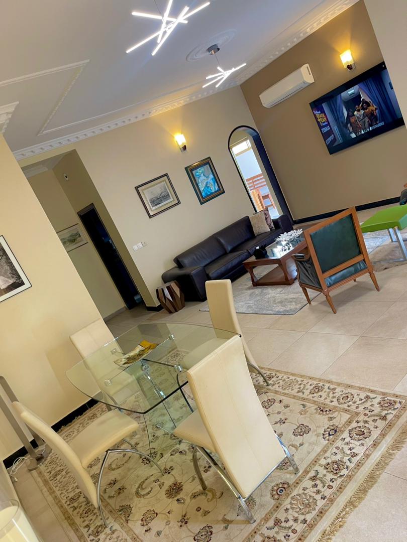 Apartment to rent - Yaoundé, Bastos, Bastos - 1 living room(s), 3 bedroom(s), 4 bathroom(s) - 2 500 000 FCFA / month
