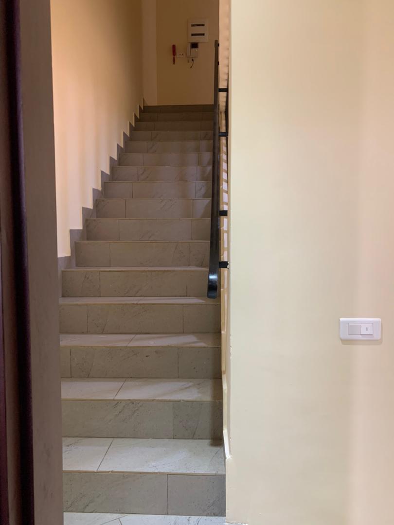 Apartment to rent - Yaoundé, Bastos, Bastos - 1 living room(s), 3 bedroom(s), 4 bathroom(s) - 1 500 000 FCFA / month