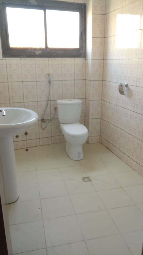 Apartment to rent - Yaoundé, Bastos, Bastos - 1 living room(s), 3 bedroom(s), 3 bathroom(s) - 850 000 FCFA / month