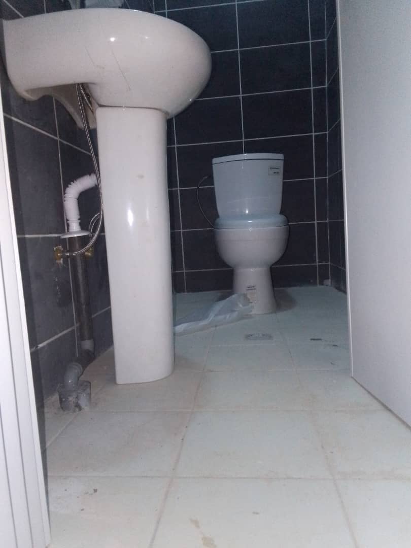 Apartment to rent - Yaoundé, Bastos, Golf vers parcours vitæ - 1 living room(s), 1 bedroom(s), 2 bathroom(s) - 350 000 FCFA / month