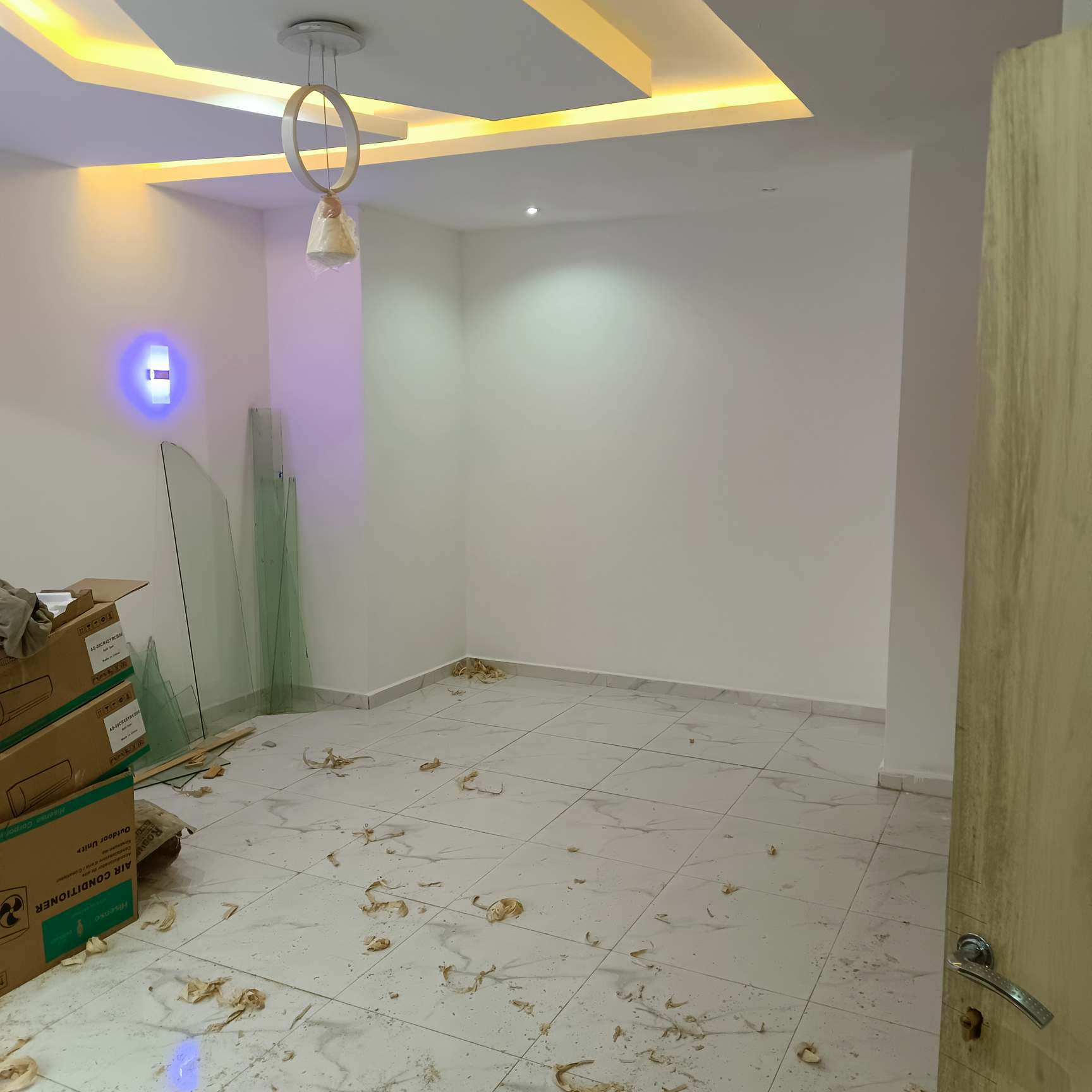 Maison (Duplex) à vendre - Yaoundé, Bastos, Golf (Duplex avec piscine hammam) - 2 salon(s), 4 chambre(s), 5 salle(s) de bains - 350 000 000 FCFA