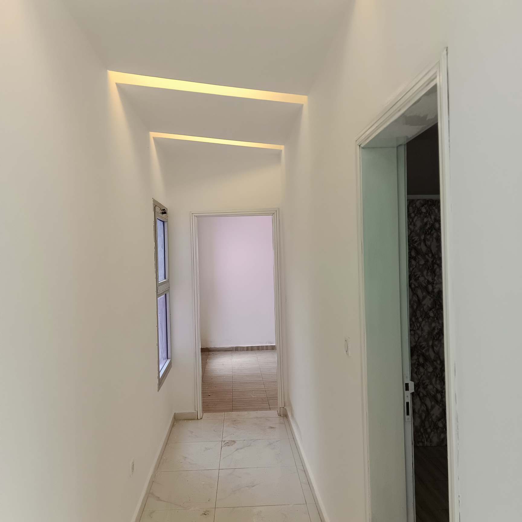 Maison (Duplex) à vendre - Yaoundé, Bastos, Golf (Duplex avec piscine hammam) - 2 salon(s), 4 chambre(s), 5 salle(s) de bains - 350 000 000 FCFA