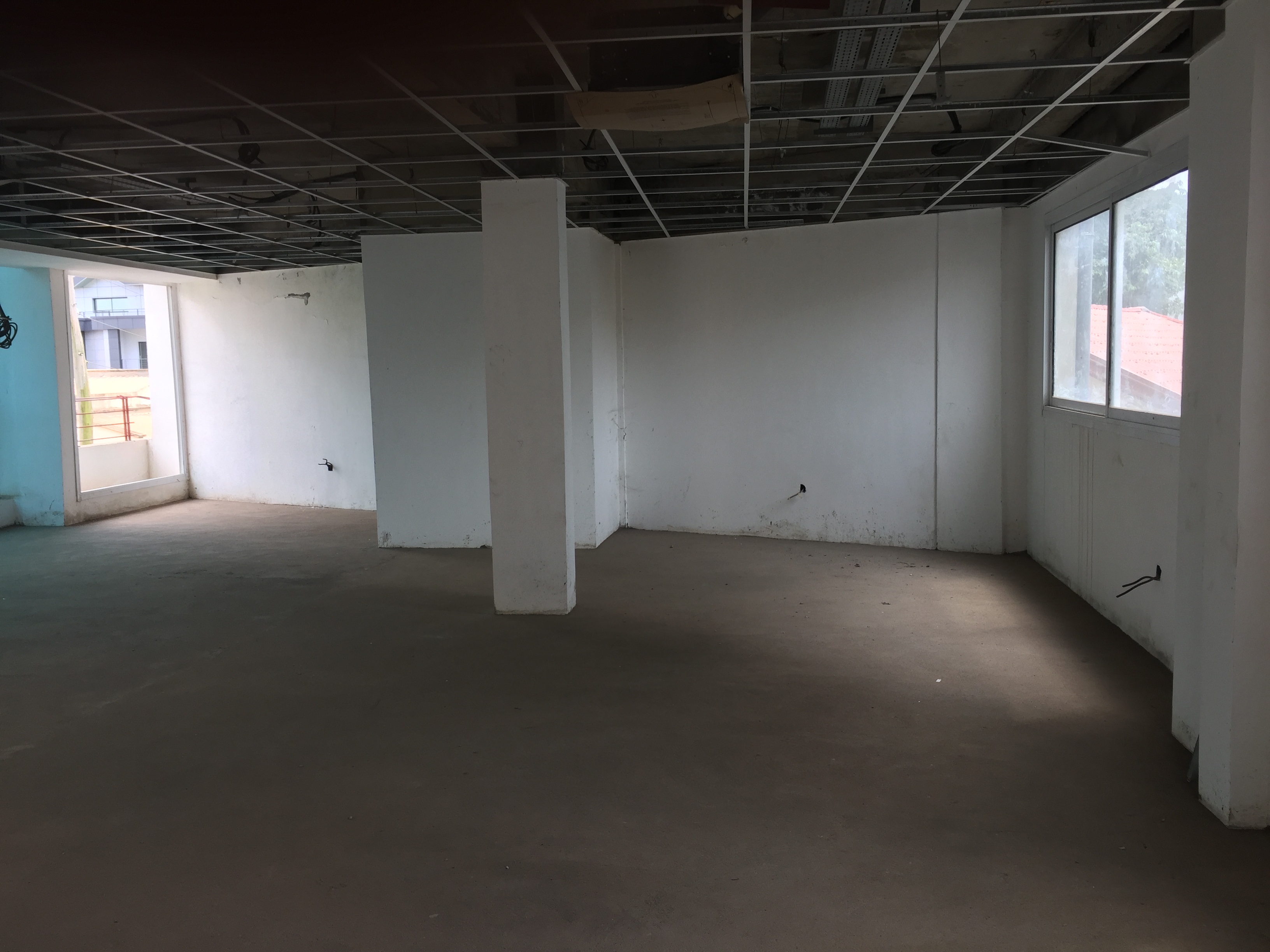 Office to rent at Yaoundé, Bastos, GolF - 160 m2 - 15 000 FCFA