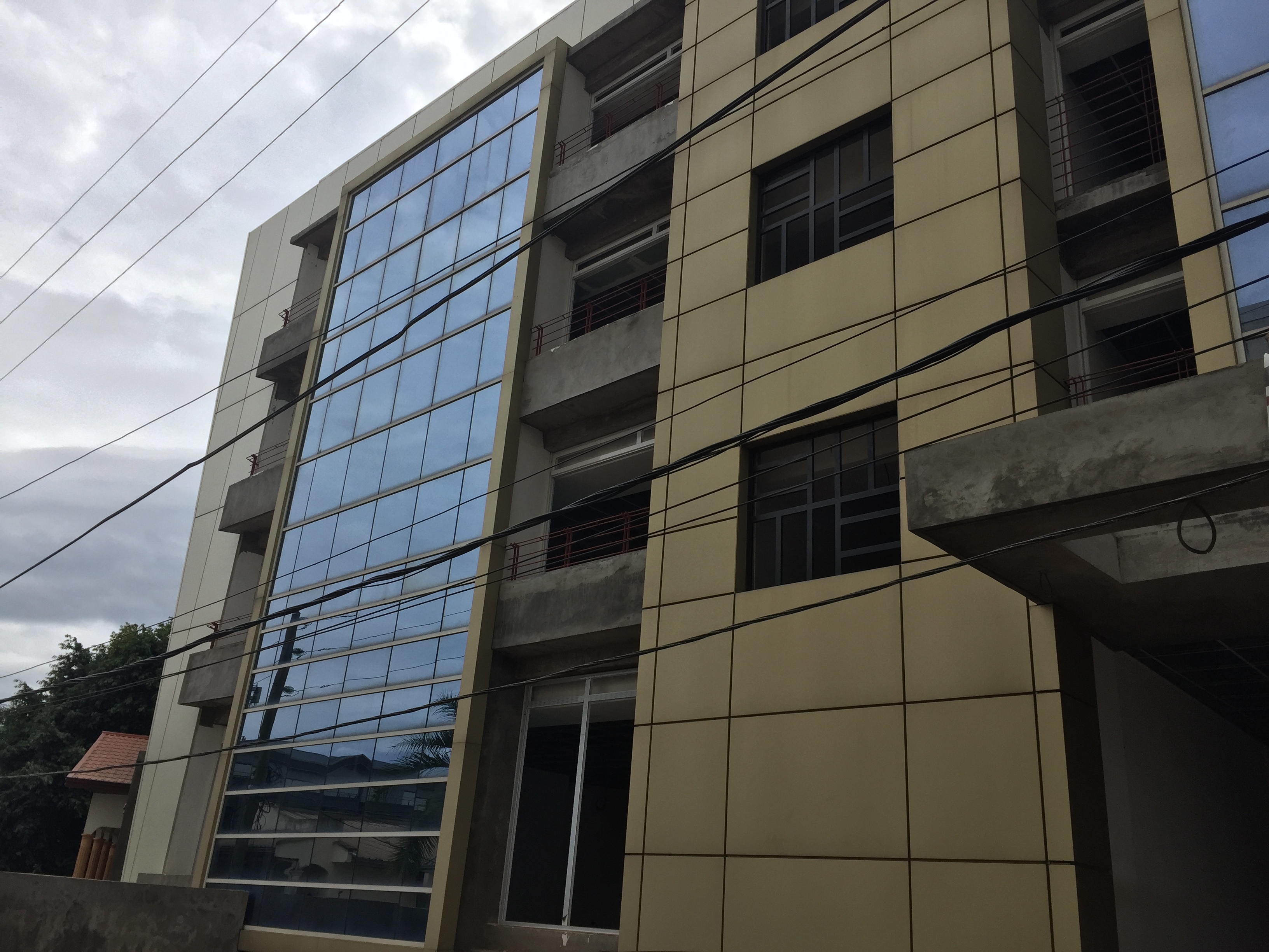 Office to rent at Yaoundé, Bastos, GolF - 160 m2 - 15 000 FCFA