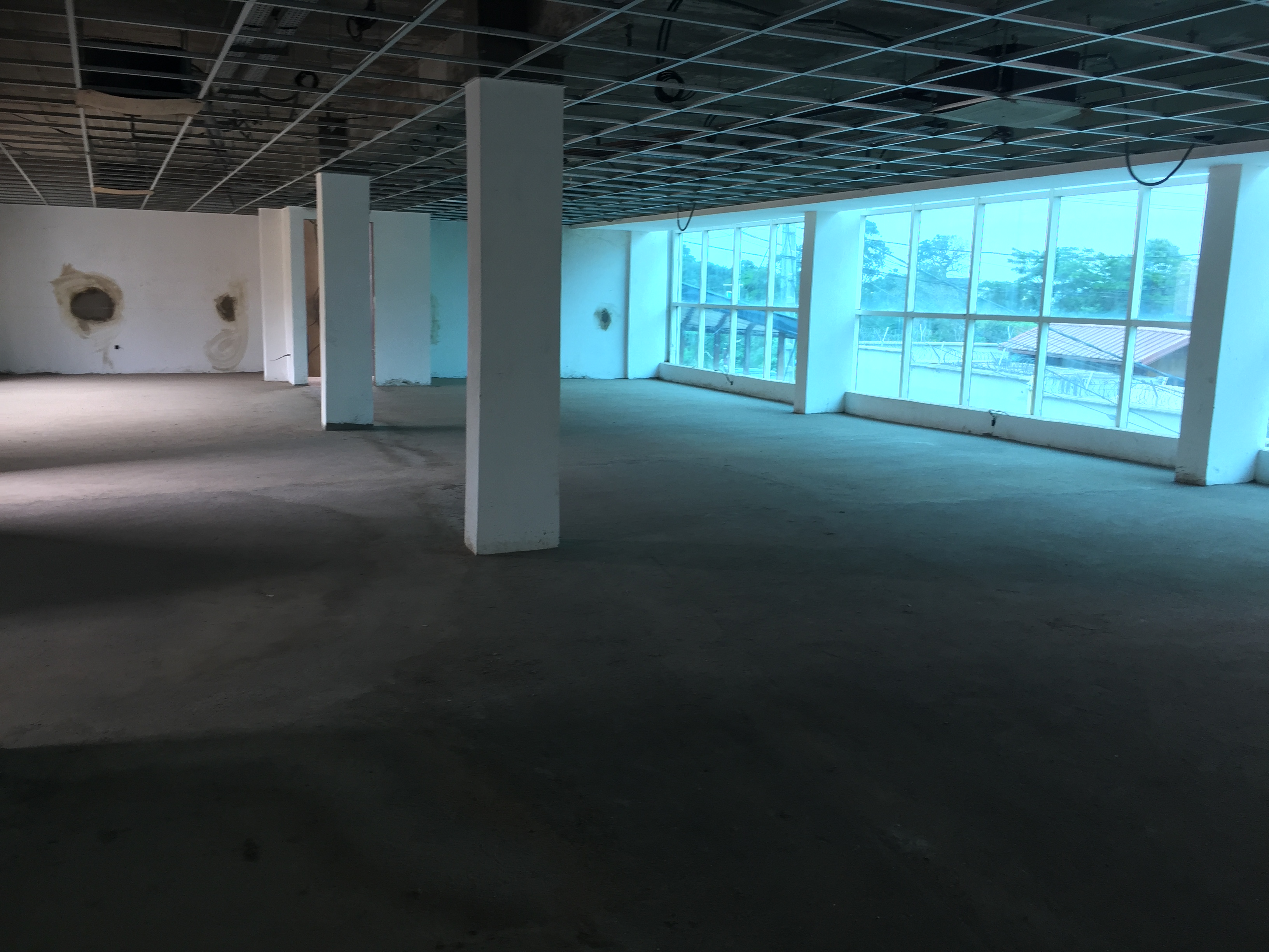 Office to rent at Yaoundé, Bastos, GolF - 160 m2 - 15 000 FCFA