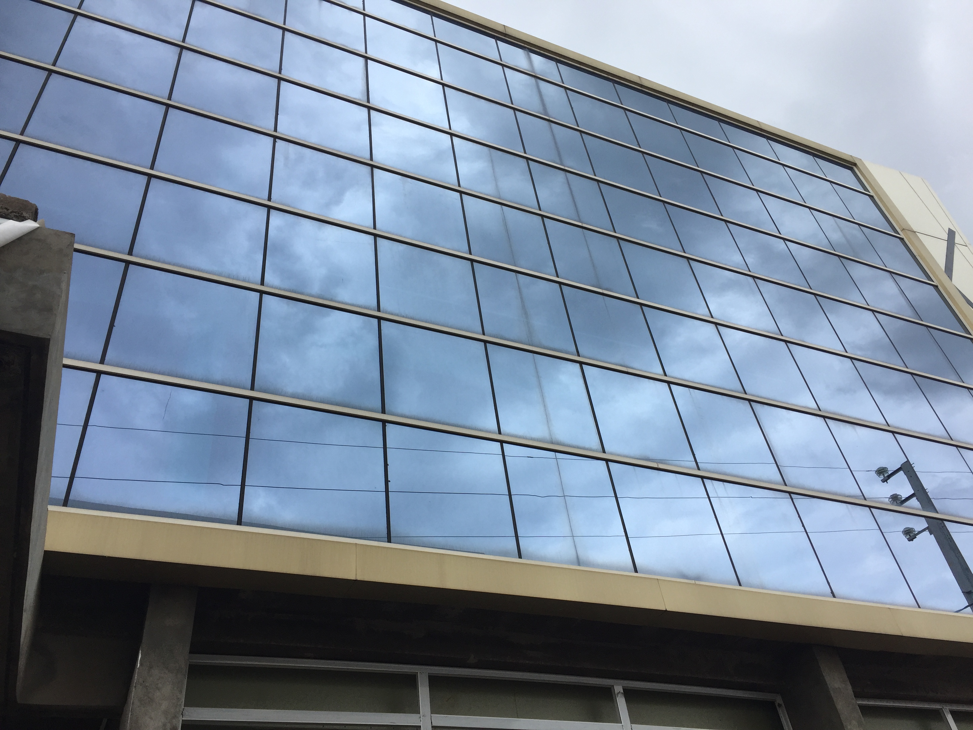 Office to rent at Yaoundé, Bastos, GolF - 160 m2 - 15 000 FCFA