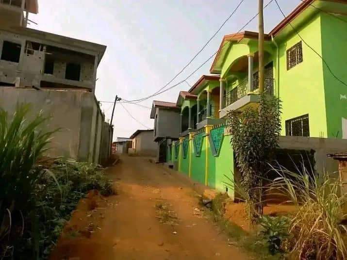 Land for sale at Yaoundé, Odza, petit marche - 500 m2 - 19 000 000 FCFA