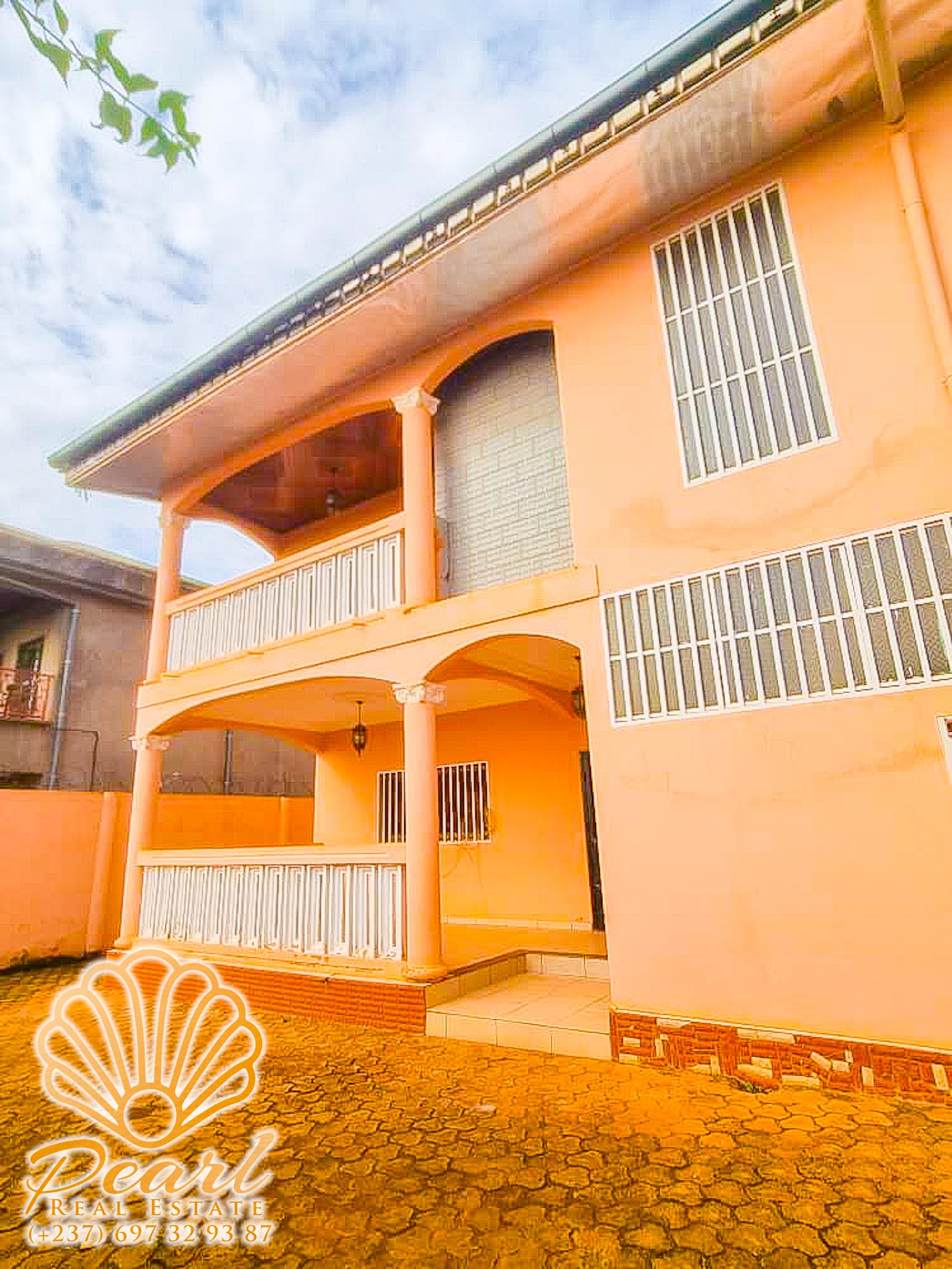 Maison (Villa) à louer - Yaoundé, Emana, Borne fontaine - 2 salon(s), 4 chambre(s), 4 salle(s) de bains - 300 000 FCFA / mois