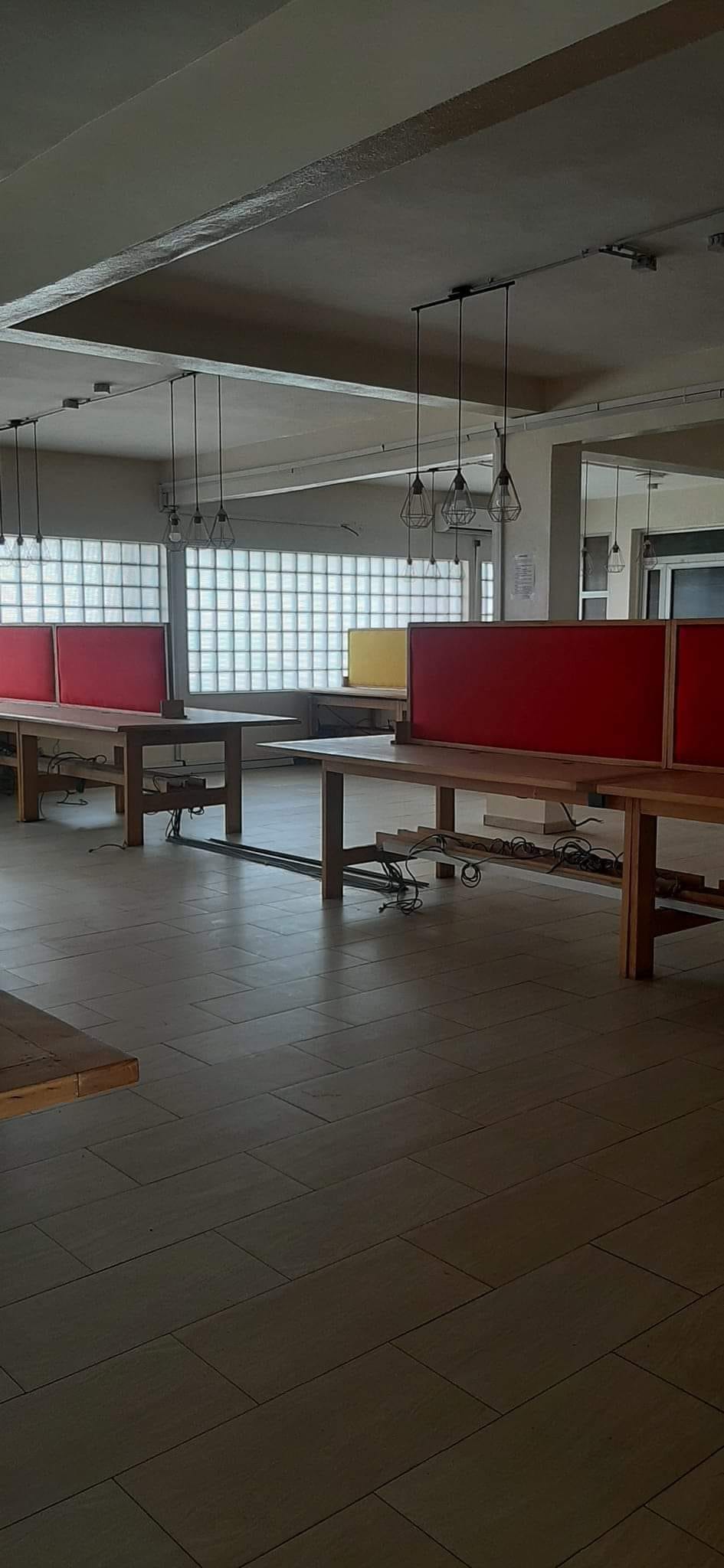 Office to rent at Yaoundé, Centre commercial, centre ville - 340 m2 - 2 300 000 FCFA