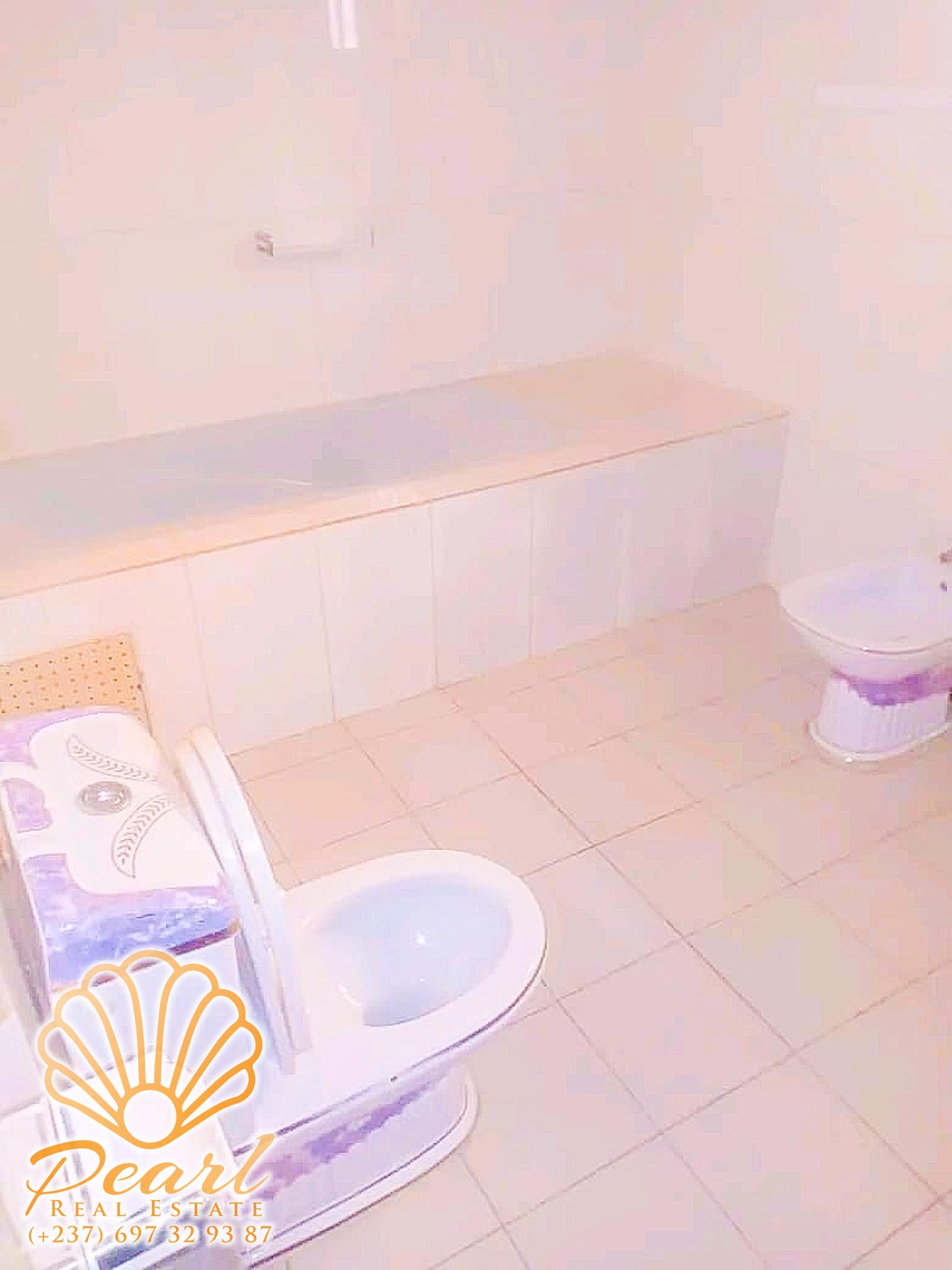 Maison (Villa) à louer - Yaoundé, Emana, Borne Fontaine - 2 salon(s), 4 chambre(s), 3 salle(s) de bains - 400 000 FCFA / mois