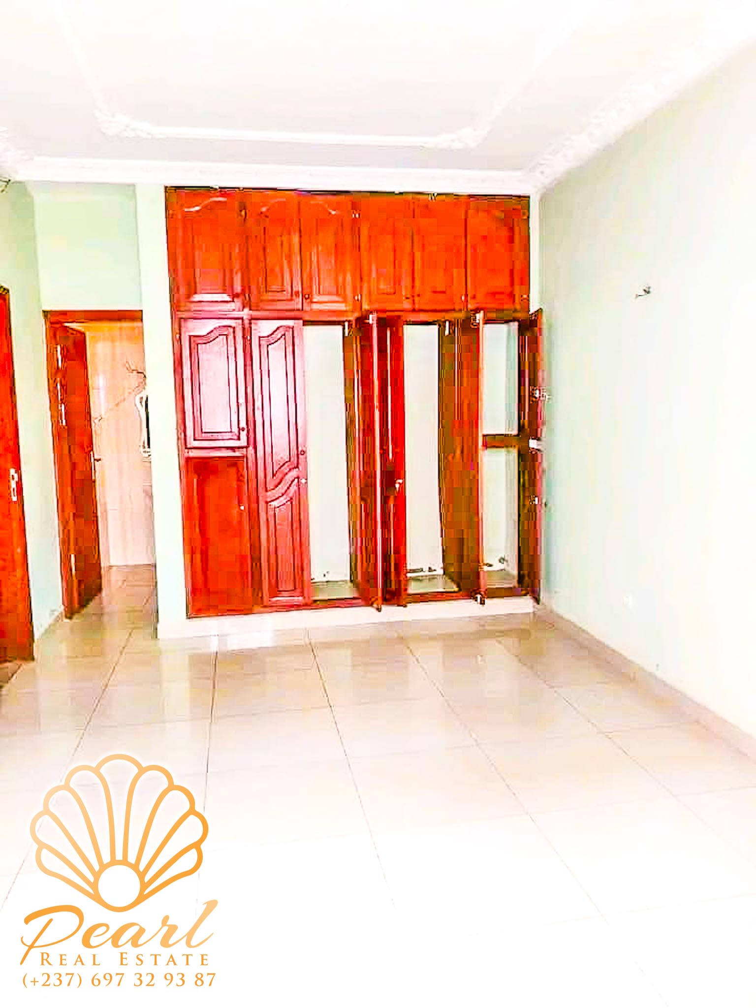 Maison (Villa) à louer - Yaoundé, Emana, Borne Fontaine - 2 salon(s), 4 chambre(s), 3 salle(s) de bains - 400 000 FCFA / mois