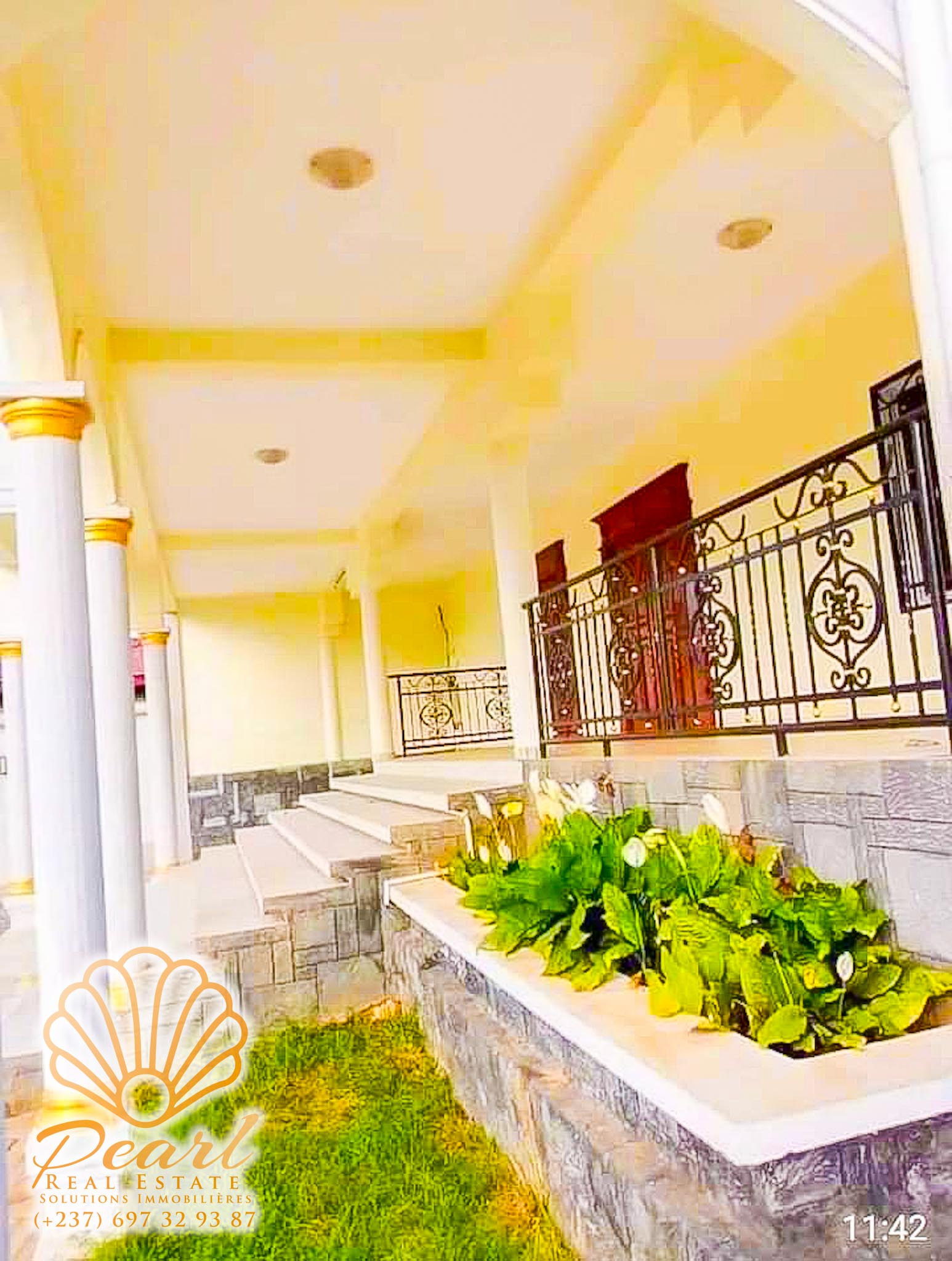 Maison (Duplex) à louer - Yaoundé, Odza, Complexe BEAC - 3 salon(s), 5 chambre(s), 5 salle(s) de bains - 1 000 000 FCFA / mois
