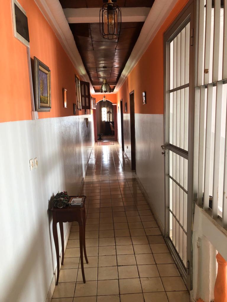 Maison (Duplex) à vendre - Yaoundé, Elig-essono, Elig essono - 2 salon(s), 6 chambre(s), 4 salle(s) de bains - 325 000 000 FCFA