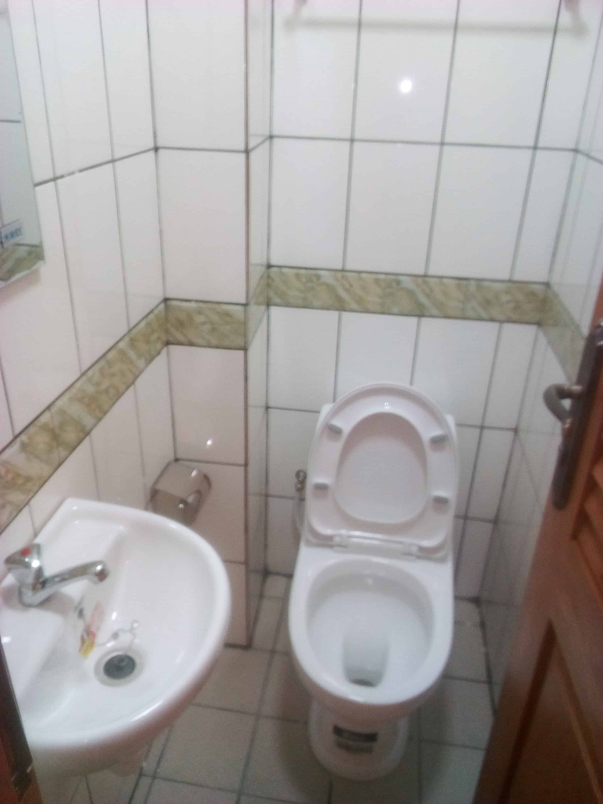 Apartment to rent - Yaoundé, Bastos, Bastos - 1 living room(s), 2 bedroom(s), 3 bathroom(s) - 600 000 FCFA / month