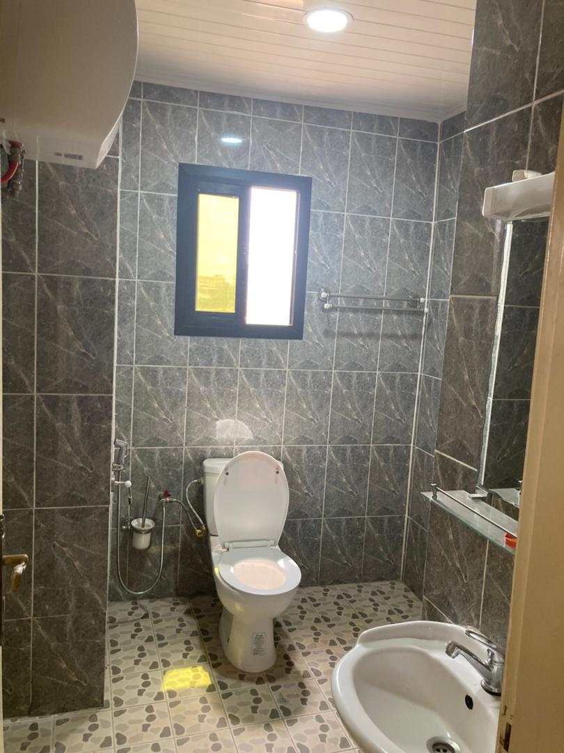 Apartment to rent - Yaoundé, Bastos, Bastos - 1 living room(s), 2 bedroom(s), 3 bathroom(s) - 1 200 000 FCFA / month