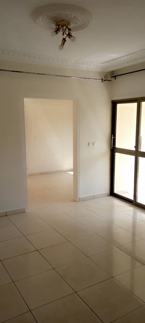 Apartment to rent - Yaoundé, Bastos, Bastos - 1 living room(s), 2 bedroom(s), 3 bathroom(s) - 400 000 FCFA / month