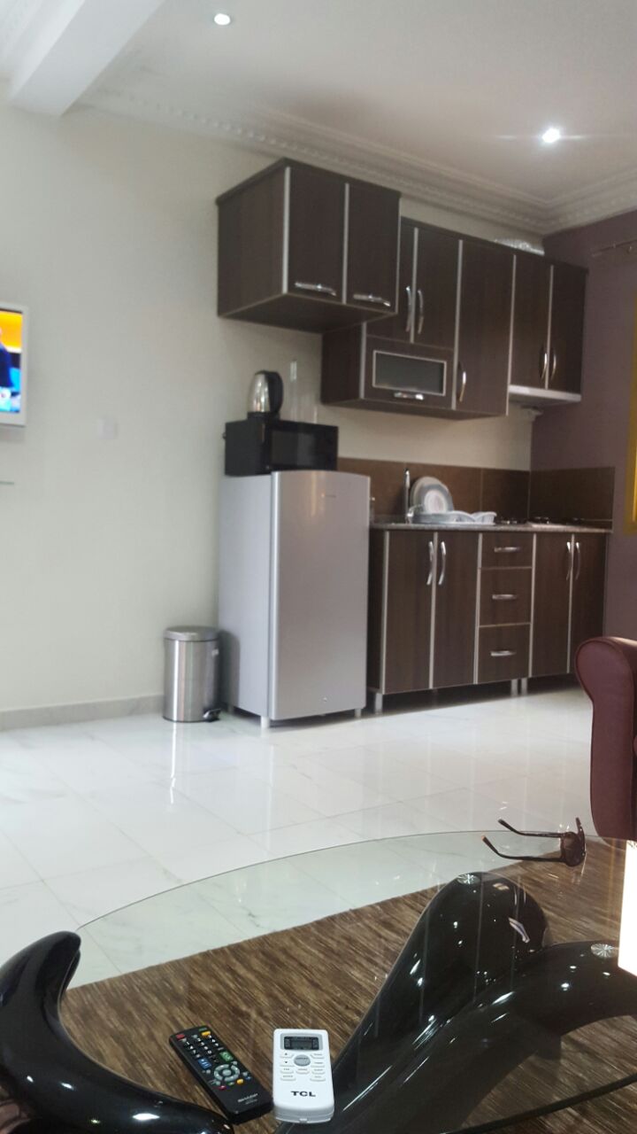 Appartement à louer - Yaoundé, Bastos, Dragage - 1 salon(s), 2 chambre(s), 2 salle(s) de bains - 1 200 000 FCFA / mois