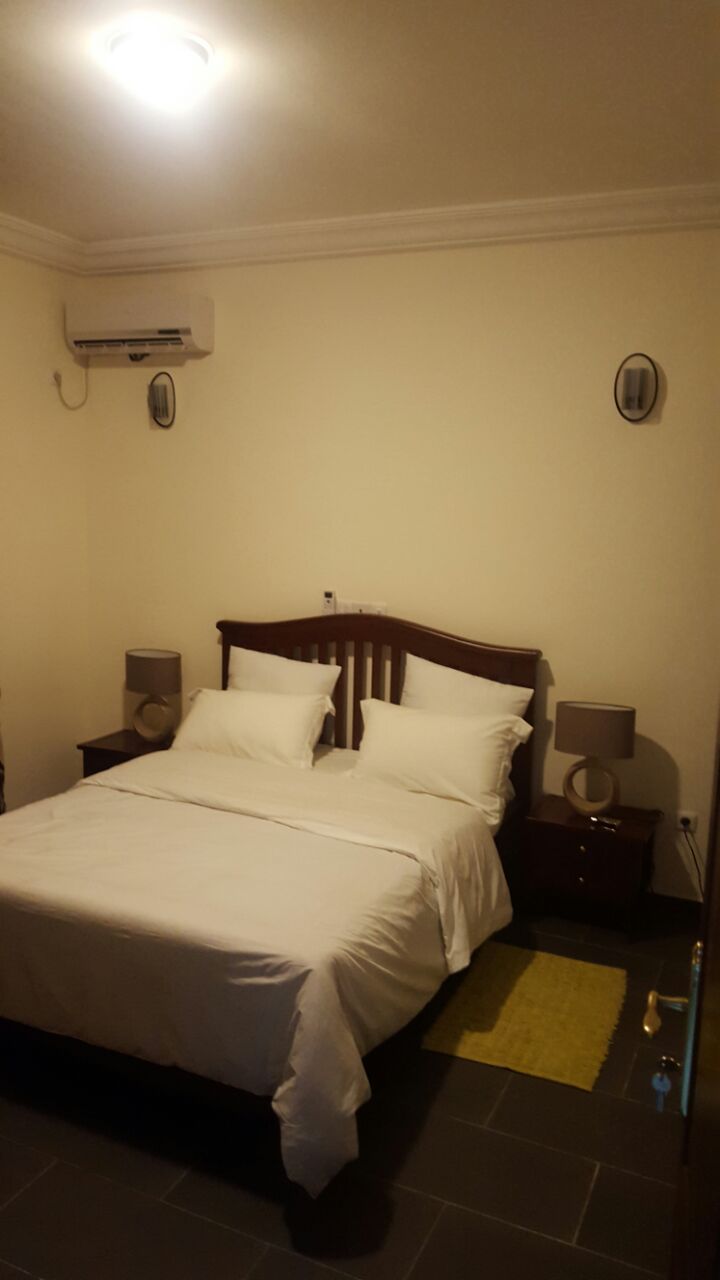 Appartement à louer - Yaoundé, Bastos, Dragage - 1 salon(s), 2 chambre(s), 2 salle(s) de bains - 1 200 000 FCFA / mois