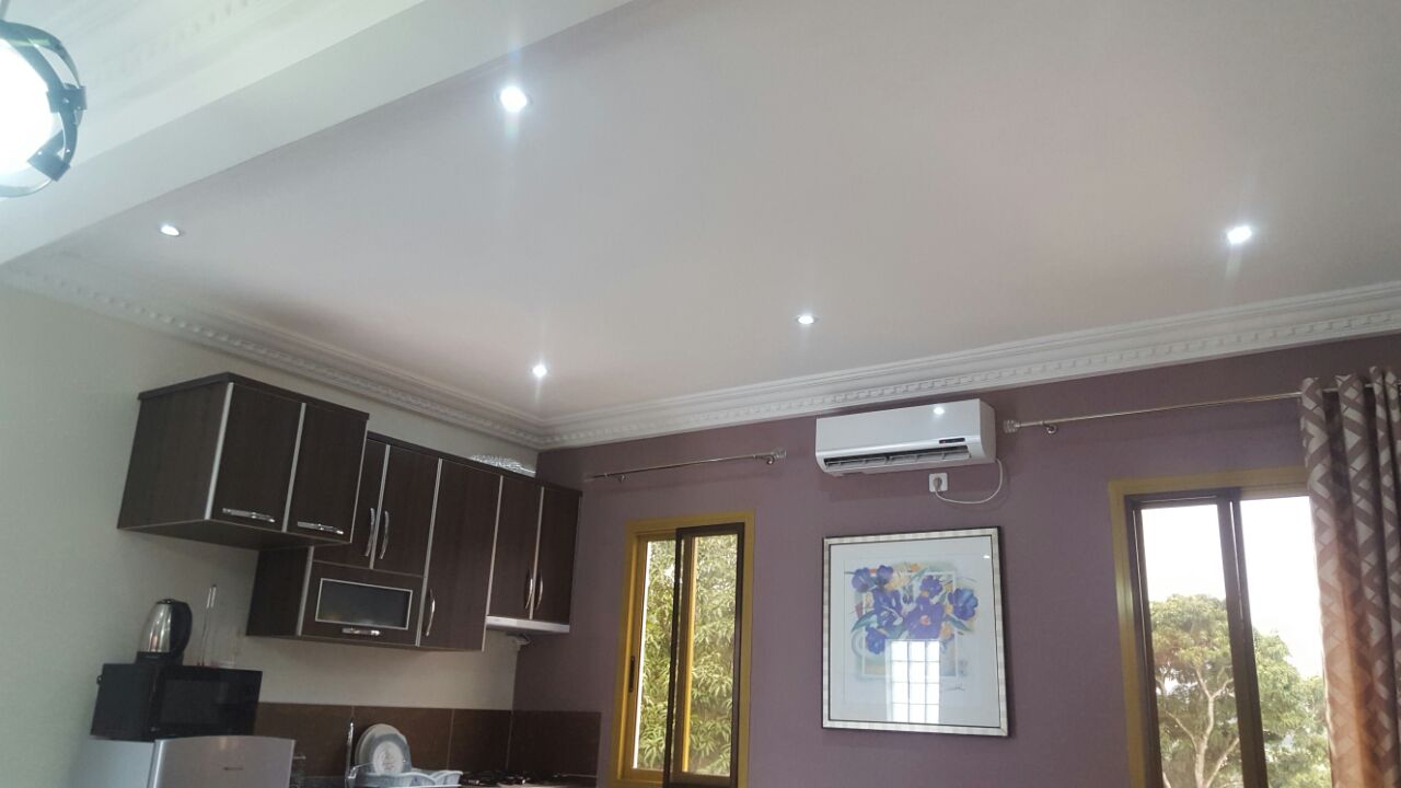Appartement à louer - Yaoundé, Bastos, Dragage - 1 salon(s), 2 chambre(s), 2 salle(s) de bains - 1 200 000 FCFA / mois