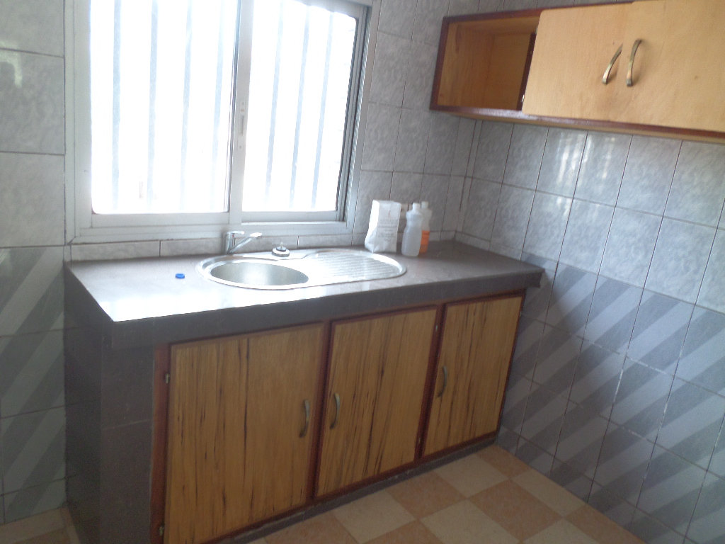 Appartement à louer - Yaoundé, Bastos, Bastos - 1 salon(s), 2 chambre(s), 2 salle(s) de bains - 500 000 FCFA / mois