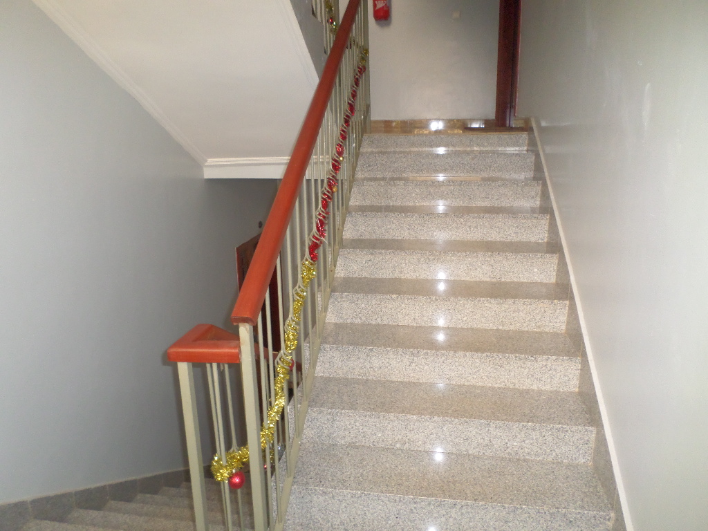 Appartement à louer - Yaoundé, Bastos, Golf - 1 salon(s), 2 chambre(s), 3 salle(s) de bains - 1 500 000 FCFA / mois